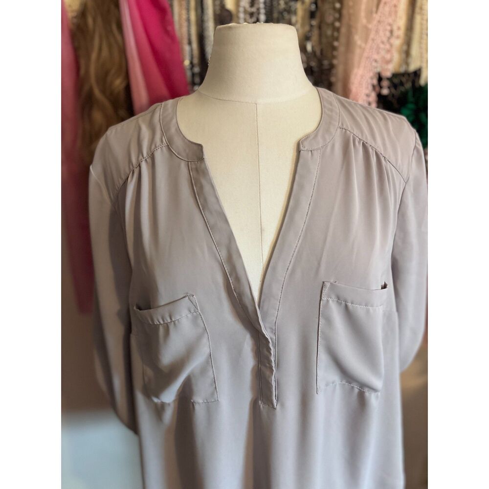 Torrid Harper Lavender Grey Roll Tab Georgette Split Neck Blouse Top Size 2  2X